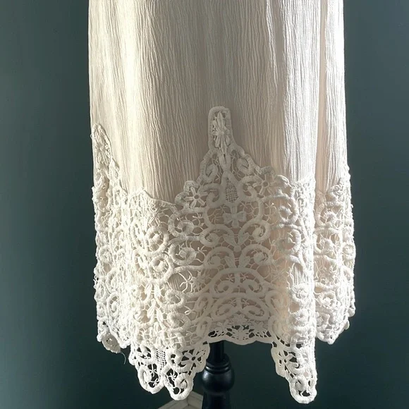 Blu Pepper Cream Lace Detail dress - Picture 4 of 7